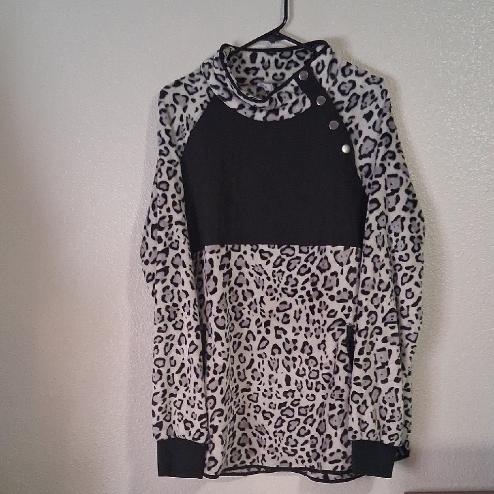 White Birch Womens Sweater Top Gray Black Leopard Print Size 1x